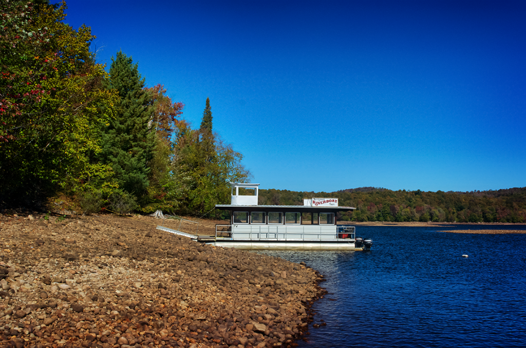 Tourboat