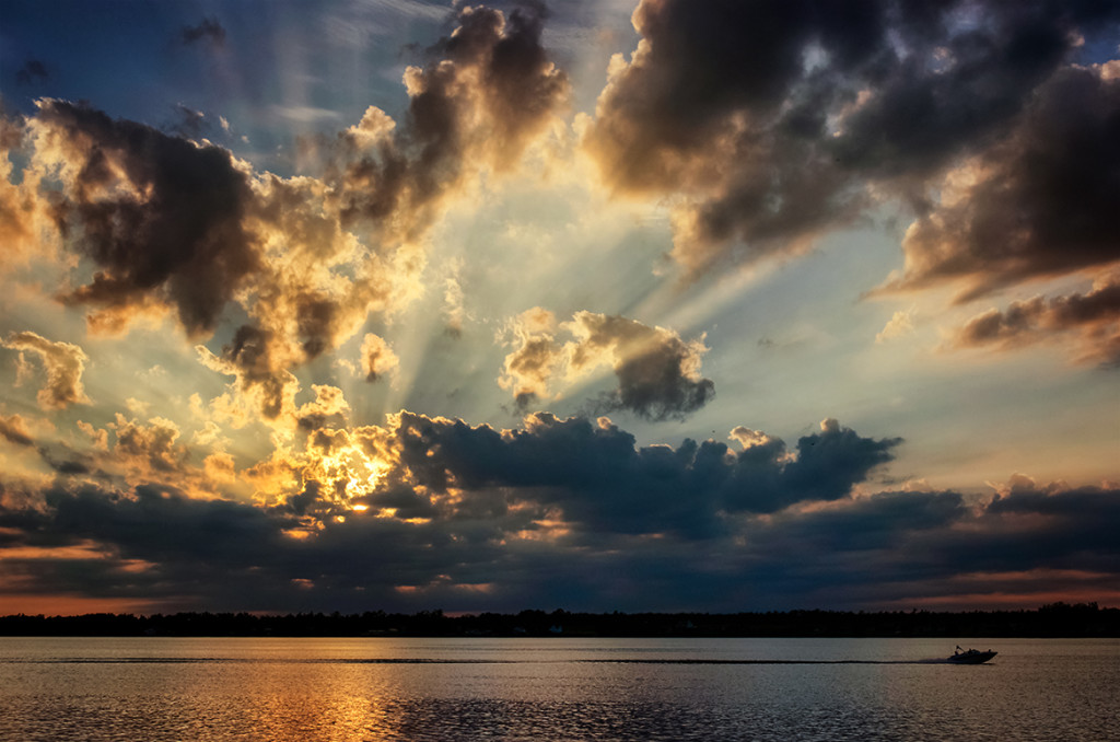 Outrunning the Sunset Sackets Harbor Photo by Andrea Parisi