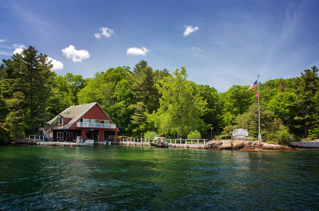 Thousand Islands Boateak